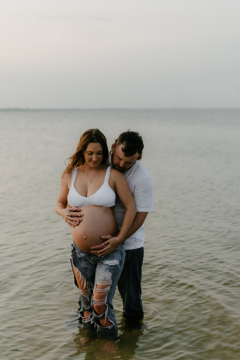 couples maternity photos in florida