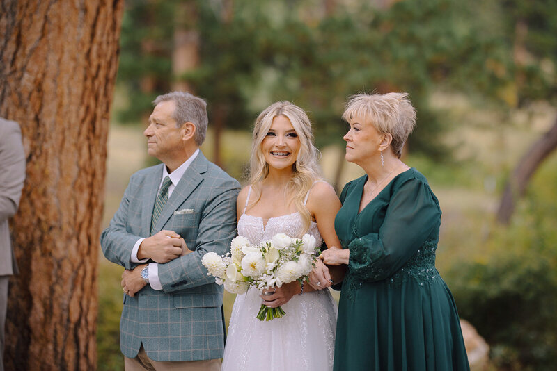 Estes Park Wedding Photographer Denver Wedding Venue Planner Della Terra Mountain Top Fall Colorful Wedding Liz Osban Photography Black Canyon Inn Wyoming Wedding Photographer Elopement Engagement 50