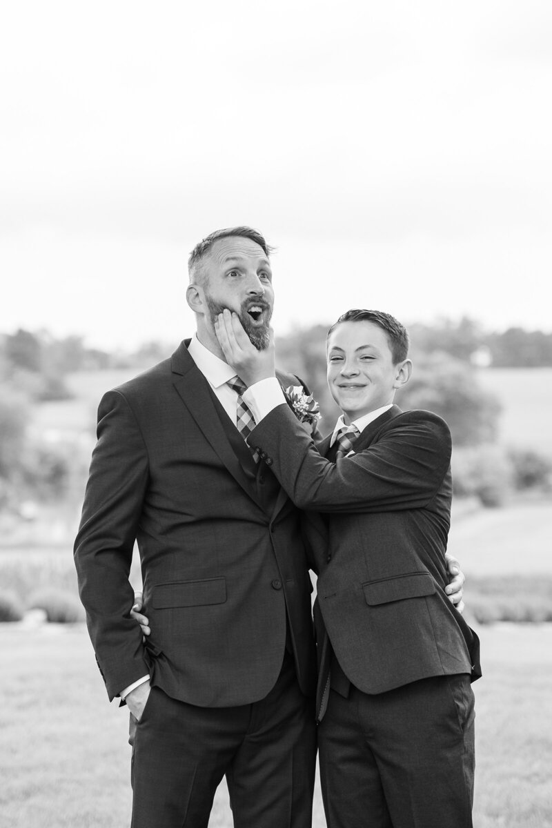 farmin-bettys-wedding-wisconsin-the-paper-elephant-0072
