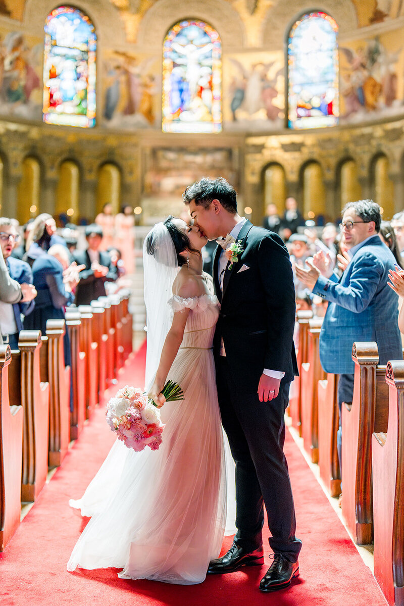 Tiffany Longeway Photography captures the elegance and emotion of a wedding at Stanford Memorial Church, blending documentary and editorial styles. Explore our portfolio to see how we bring timeless love stories to life.