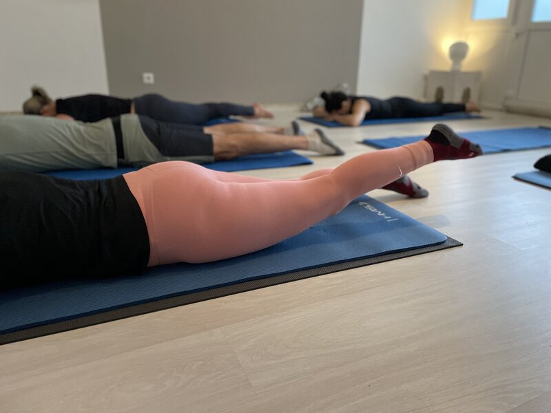 Pilates, Ernährungstraining und zyklusorientiertes Training in den Bezirken Mödling und Baden für ganzheitliches Wohlbefinden – sowie Fit im Büro: Dein Team-Training für mehr Gesundheit am Arbeitsplatz.