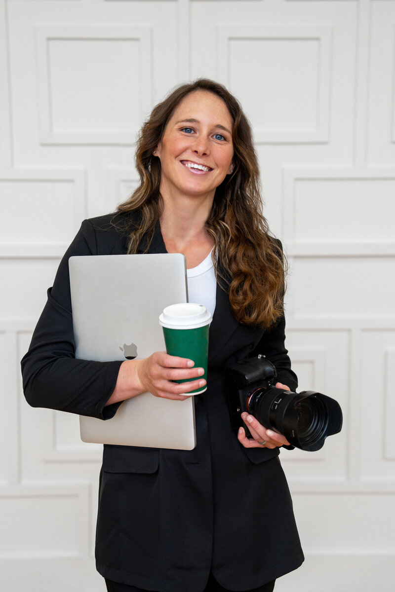 About Sarah | SE Wisconsin Wedding & Portrait Photographer