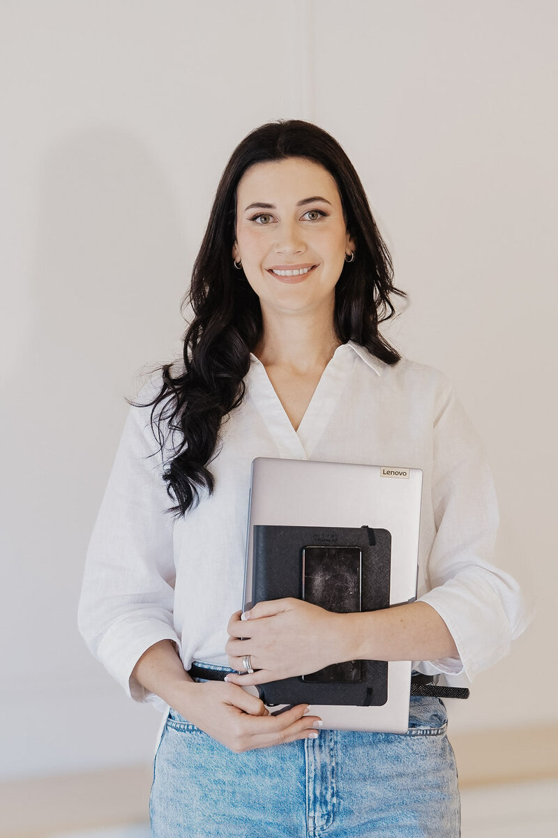 Friendly, supportive bookkeeper helping small business owners simplify their finances with Xero.