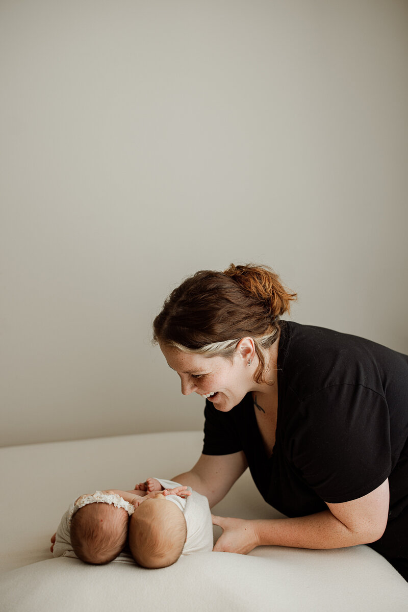 kadi davis, luxury newborn photographer huntsville
