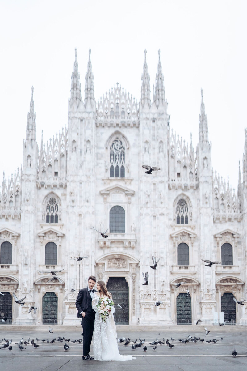 026-Milan-Duomo-Inspiration-Love-Story Elopement-Cinematic-Romance-Destination-Wedding-Editorial-Luxury-Fine-Art-Lisa-Vigliotta-Photography