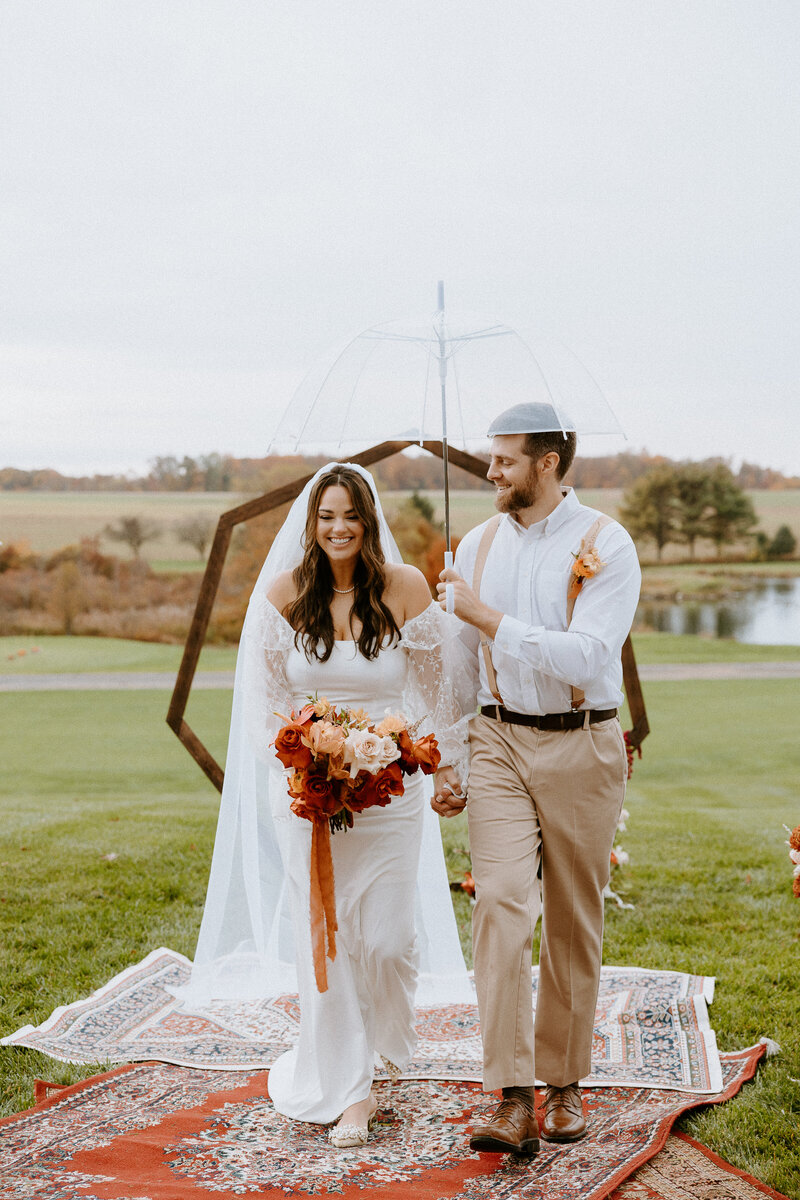 Maryland wedding photography showing a couple at a fall wedding.