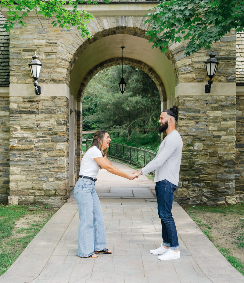Engagement-joyful-couple-photo