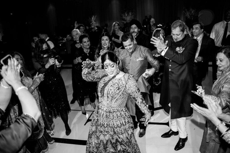 134-larissa-cleveland-detroit-michigan-wedding-vogue-cassy-anderson-FW8A2748