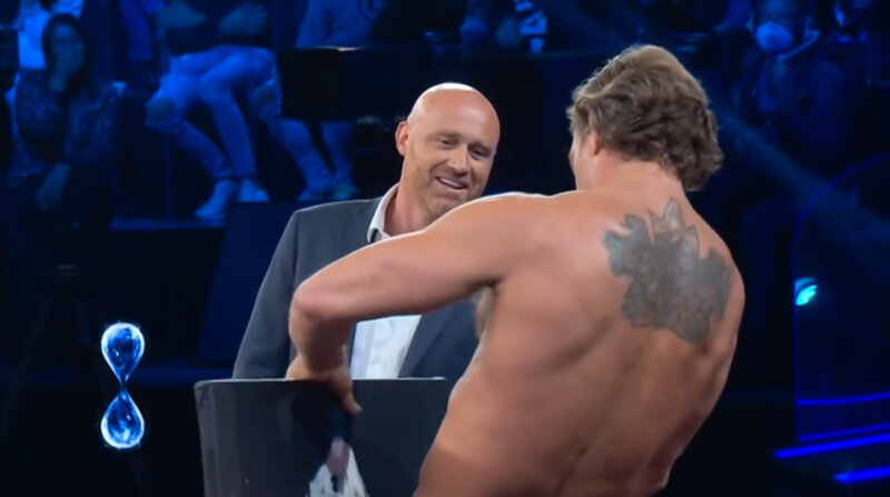 Brent Ray Fraser Paints Rudy Zerbi - Tu Si Que Vales Italy 2021  - 08