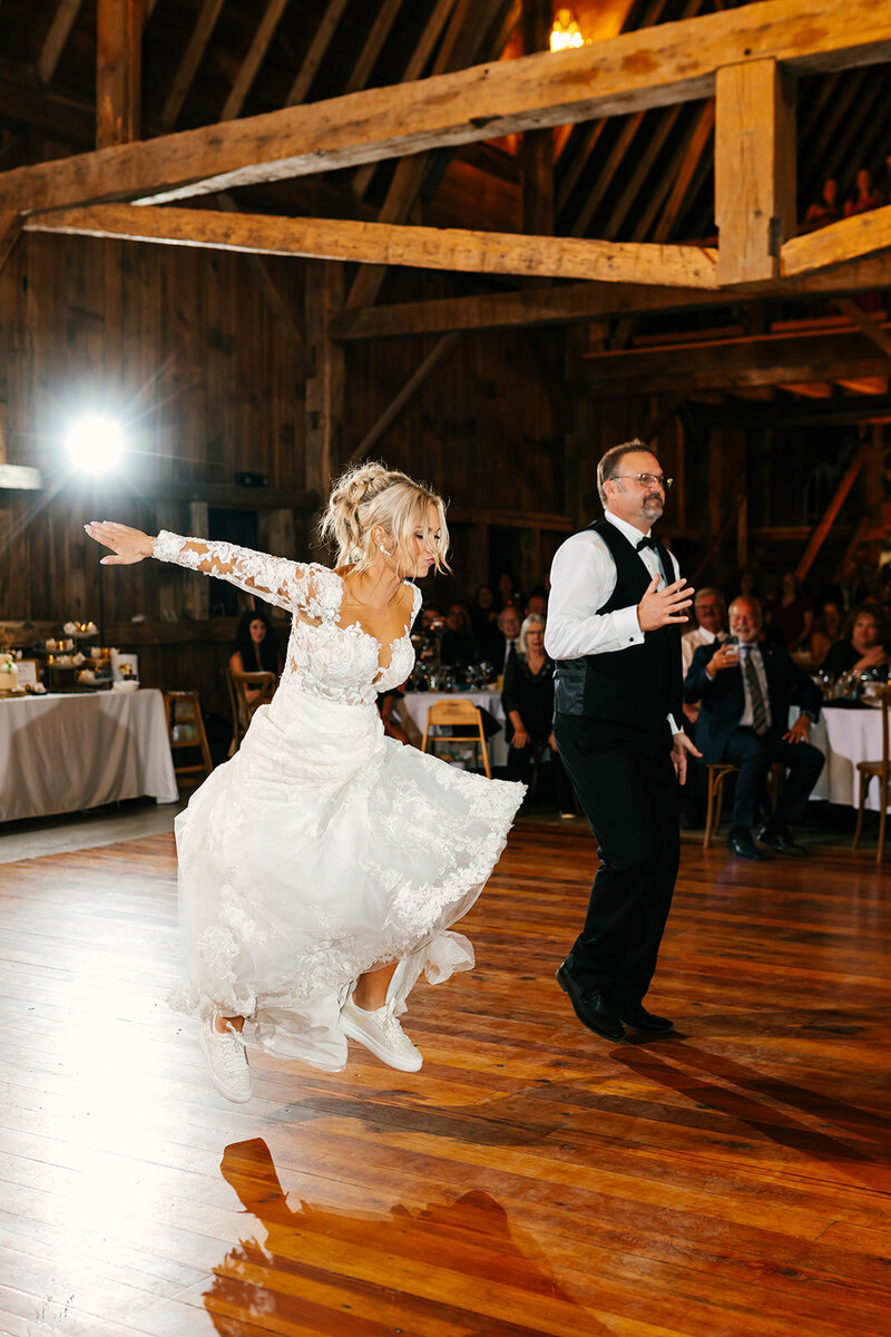 kidd-wedding-glenn-royal-barn-port-austin-michigan-1263