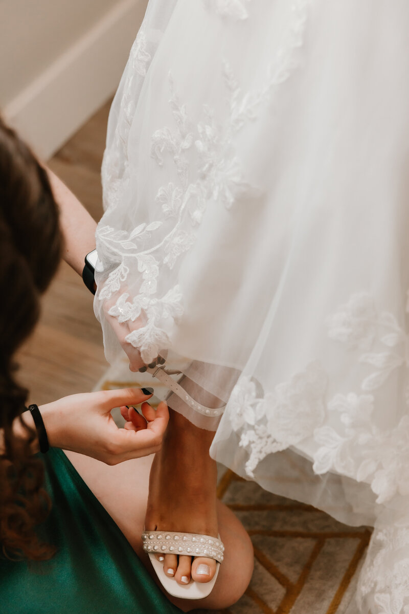13-Katie & Phillip - Detroit Wedding Photographer - Mariah Kasten Photo