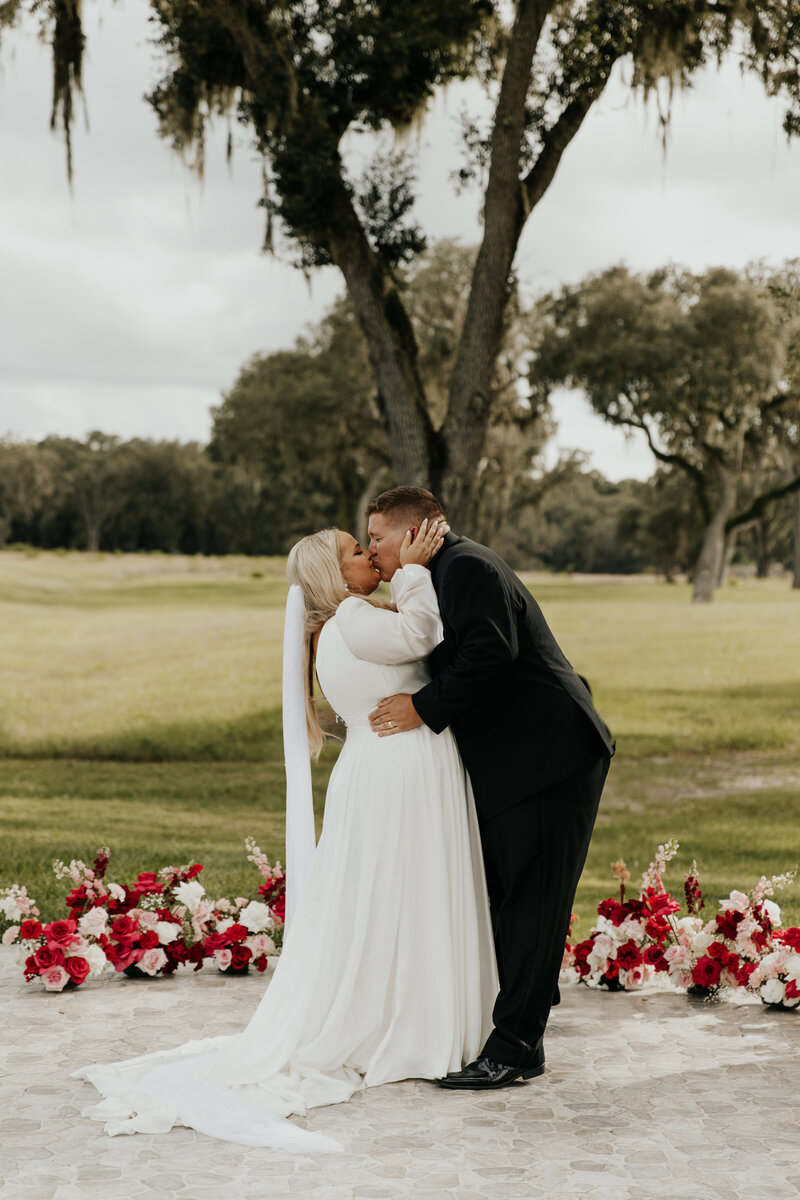 Bride and Groom at Simpson Lakes wedding venue coordinated by Day of Details