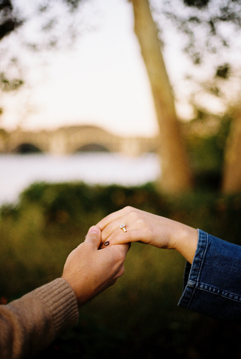 Fall-Engagement-Session-in-Georgetown-DC-on-35mm-Film-1