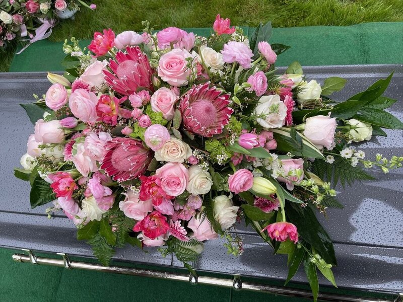 head table flower arrangement for wedding party at Herms in Logan Utah