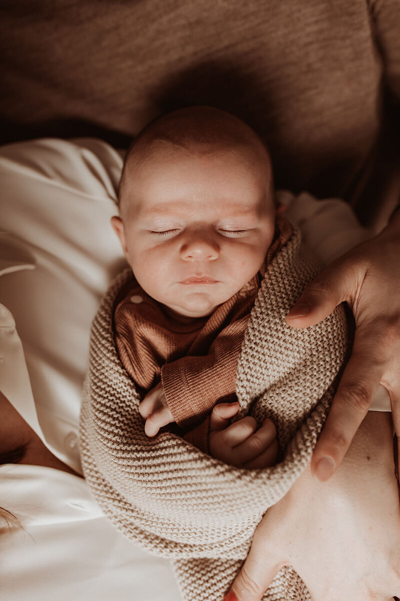 Newbornshoot thuis Jolien Leen Fotografie