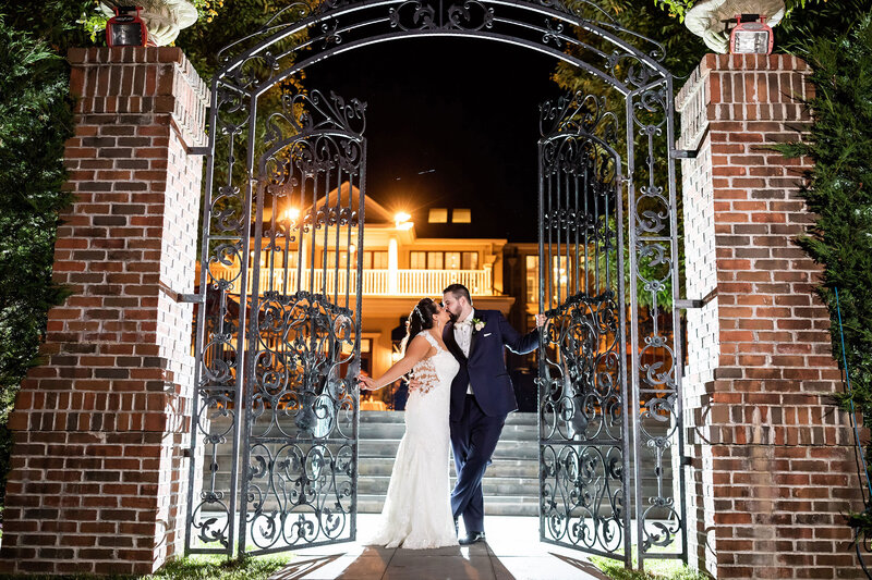 emma-cleary-new-york-nyc-wedding-photographer-videographer-wedding-venue-the-inn-at-new-hyde-park-2