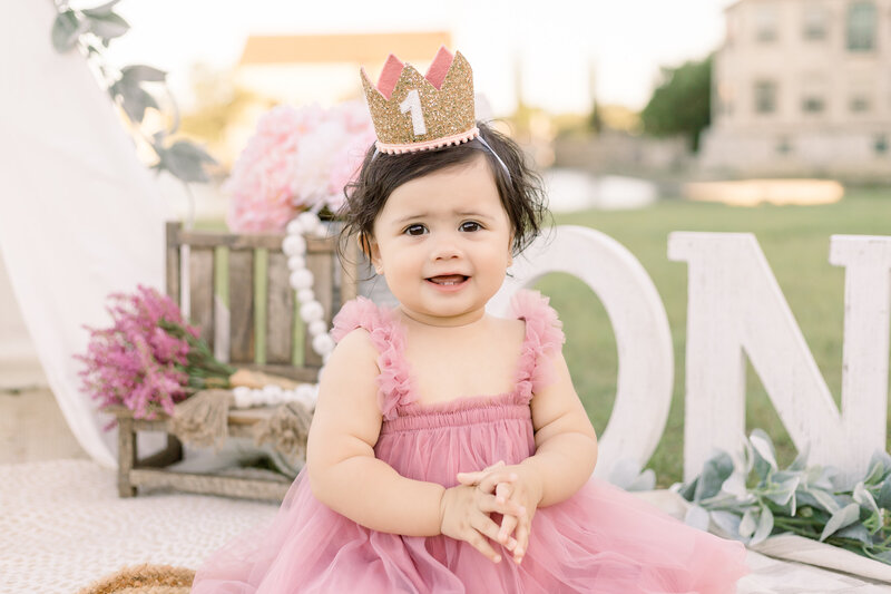 Best Cake Smash Family Photographer serving the Dallas Fort Worth Area