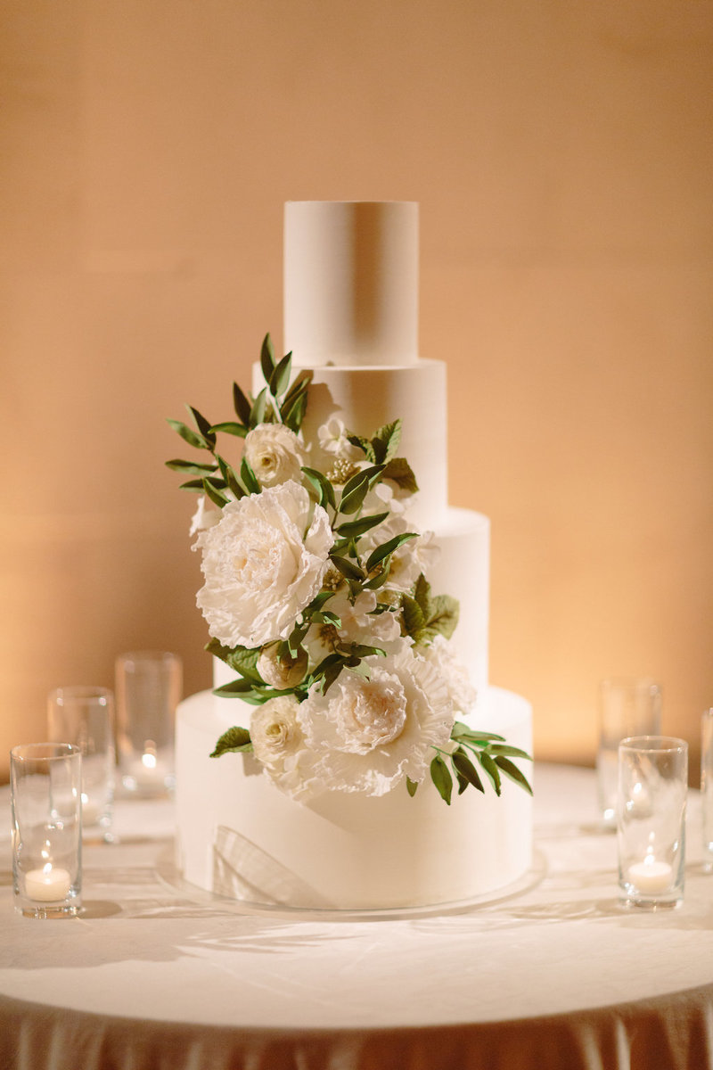 Cake for wedding by Jenny Schneider Events at the San Francisco City Hall. Photo by Larissa Cleveland Photography.