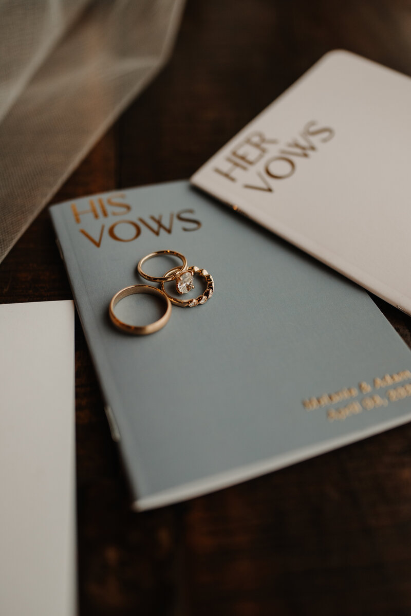 chicago illinois wedding details rings and vow books