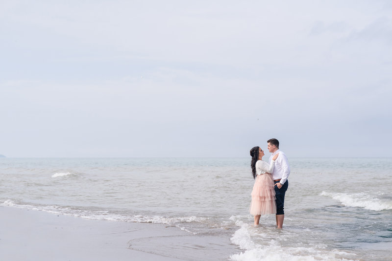 atwater-beach-engagement-milwaukee-the-paper-elephant-027