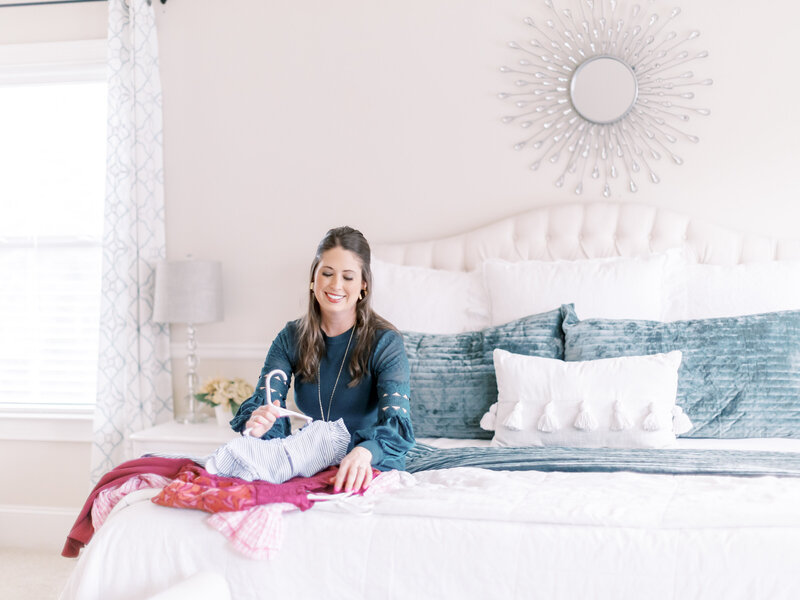 KRPhoto2025_ClutterFreeChickadeeBrand073