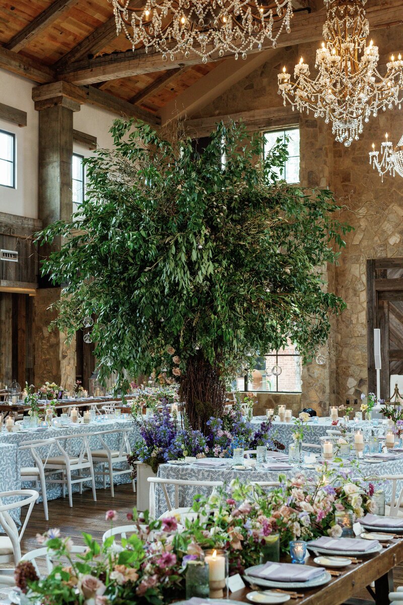 Luxury wedding at Hotel Drover in Fort Worth. Elegant, Western Wedding Details