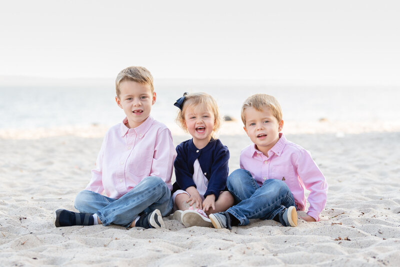 Family-Outdoor-Beach-Siblings-Rye-Westchester-New-York-Photographer-001