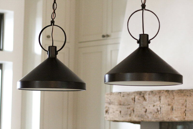 rustic-kitchen-island-pendants