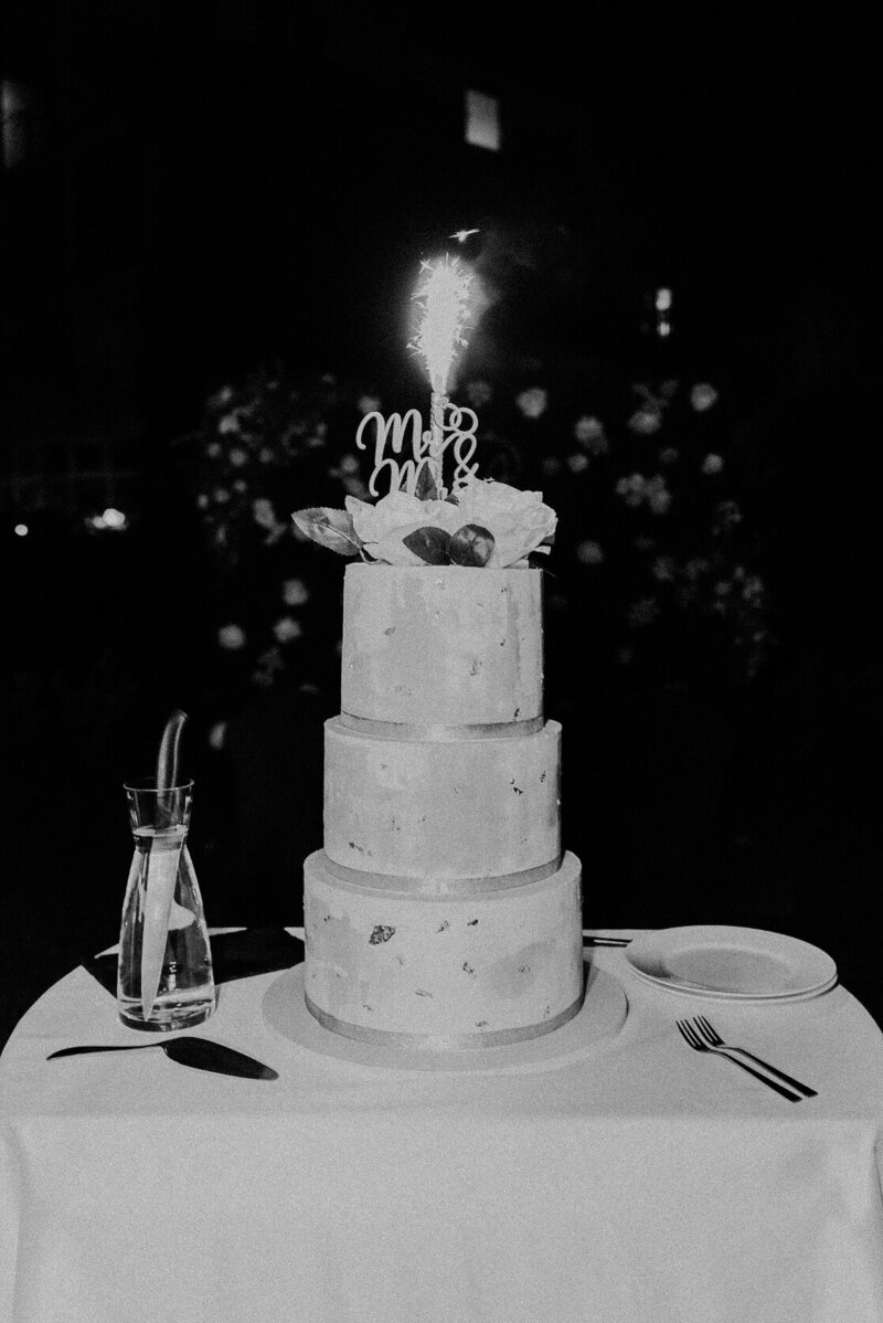 Bruidstaart of weddingcake voor de bruiloft in Slovenie, na het grote feest