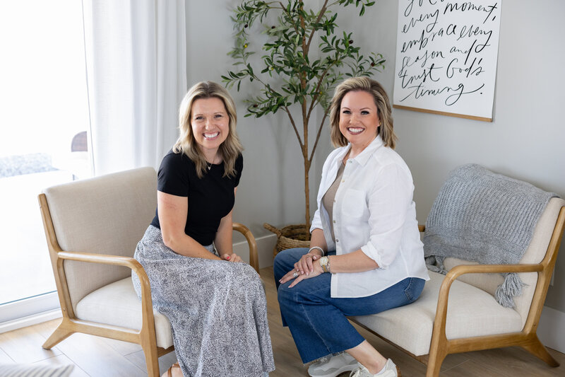 Sarah Beth Herman and Tara Dunn, Expert leaders to guide you in expanding your business in all ways. Expansion mastermind, online business owner masterminds, grow together, learn from each other and expand,