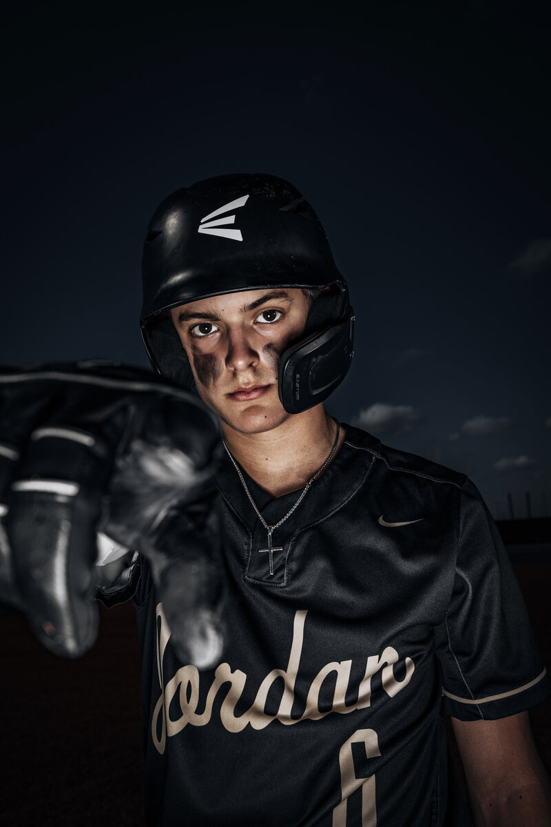 Sportrait photo of a baseball player