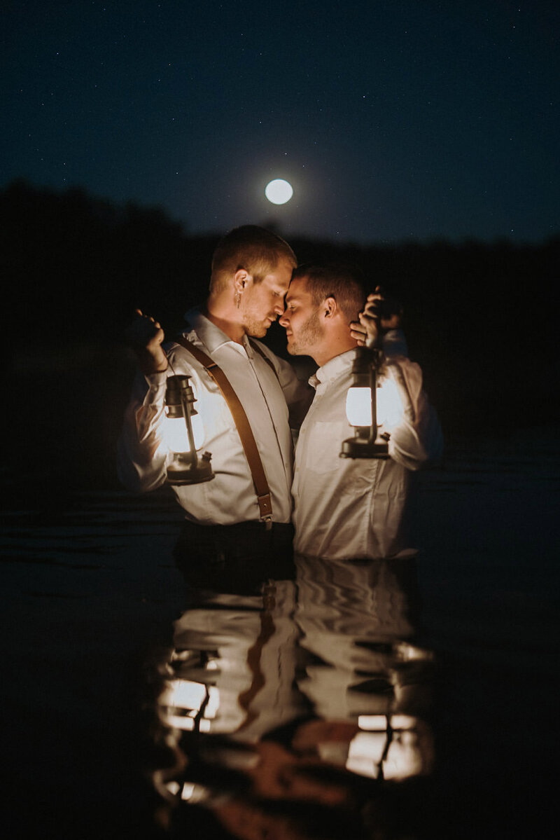 gay-lgbtq-elopement-couple-lanterns