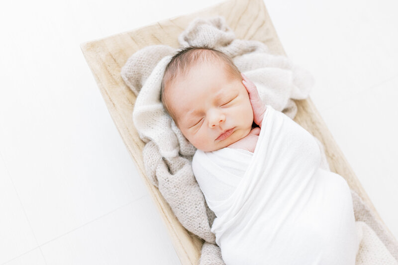 Newborn-Photography-Cincinnati-Winter-Freire-56