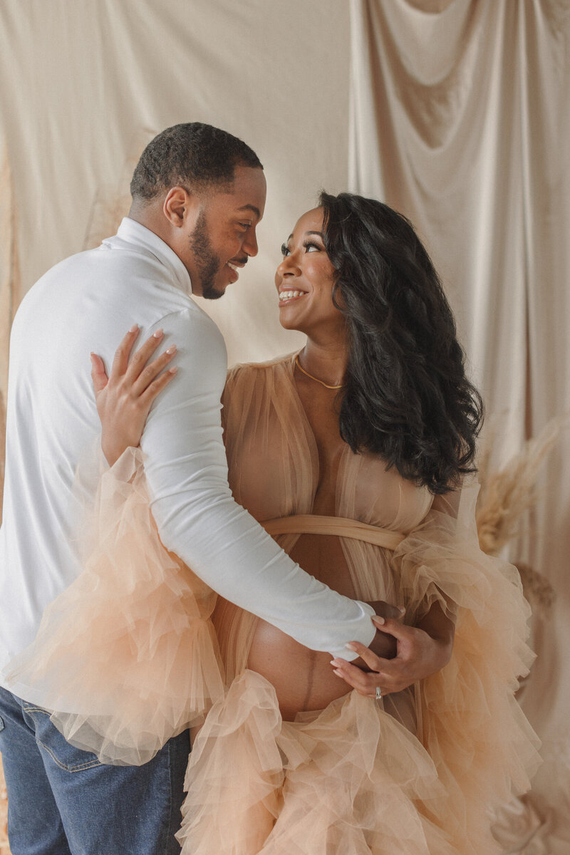 JLauryn_Maya-Neutral-Maternity-Studio-Session_WP(15)