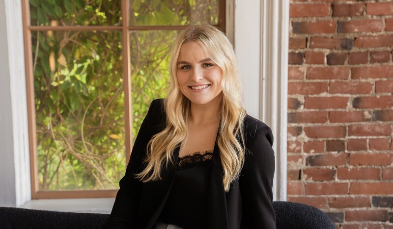 Lacey-Coleman-Maven-Grace-Salon01