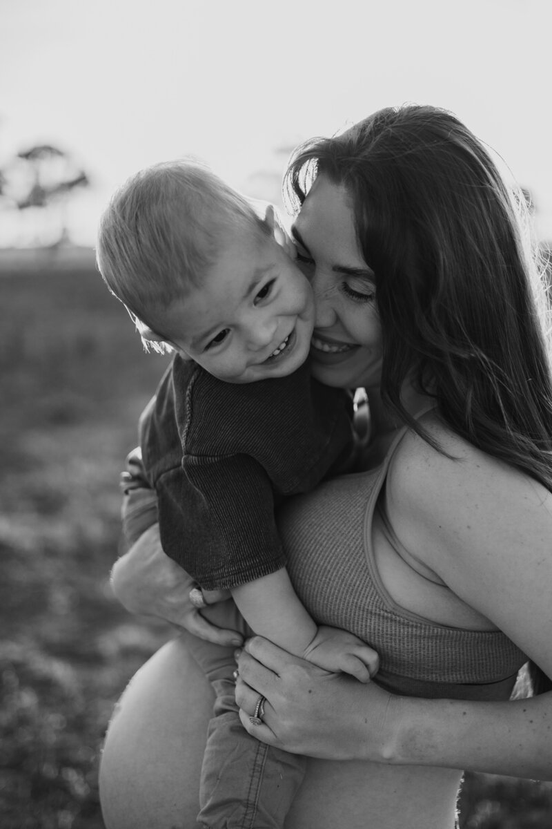 MATERNITY BUMP PHOTOGRAPHER FORBES FAMILY NSW 4