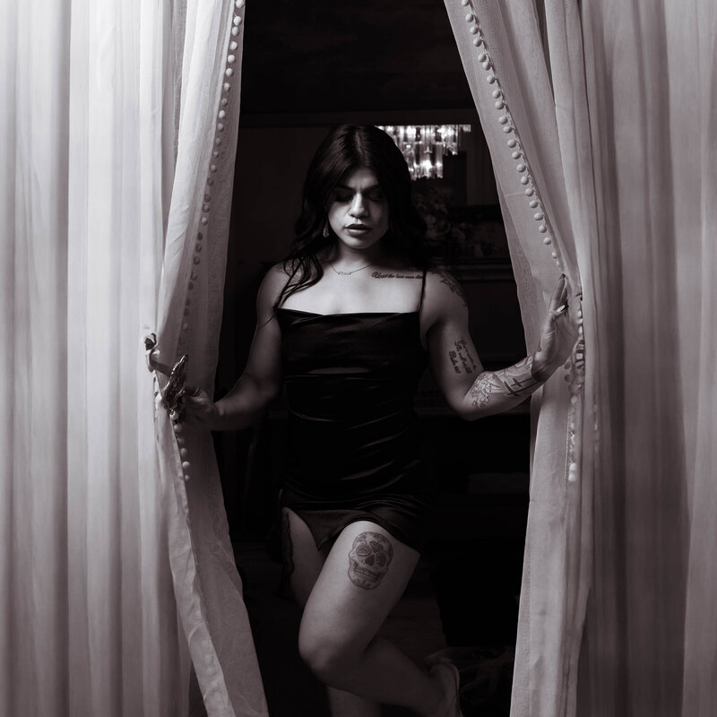 Houston Boudoir Photographer BW Section 4 Letter H-2