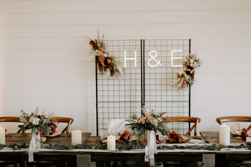 hope-and-evan-thistle-dot-floral-bri-photography-wedding-florist-designer-sioux-falls