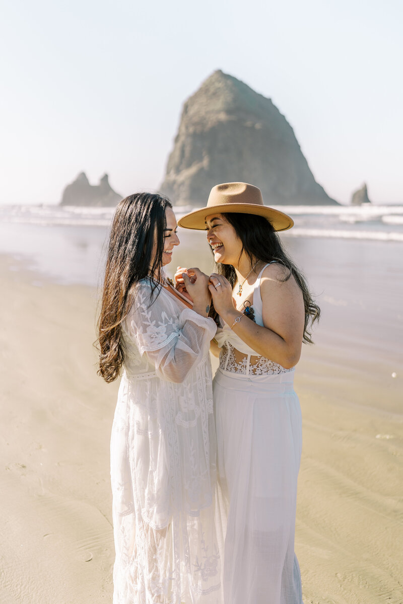 Oregon & Washington Intimate Wedding Photographer