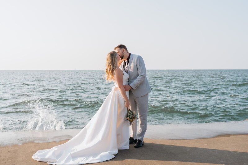 Ohio wedding elopement lakefront