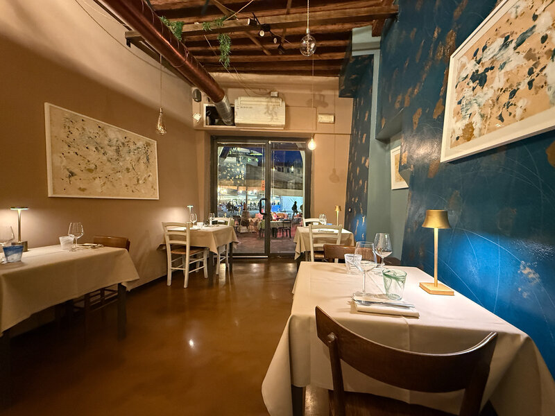 Dining room at L'Angolo Tondo in Lucca, Italy