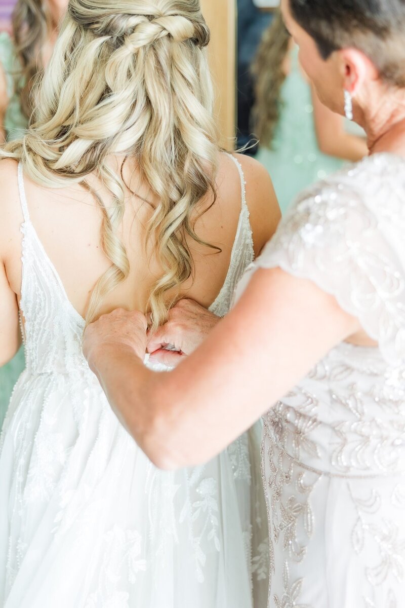 Danielle + Blake  Girls Getting Ready-50