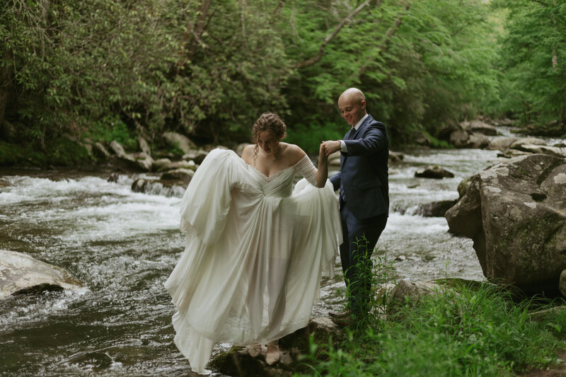 Tennessee wedding day photos in the forest