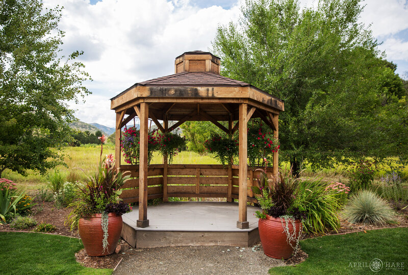 Photo  of the wood gazebo at Chatfield Farms Open Air Chapel