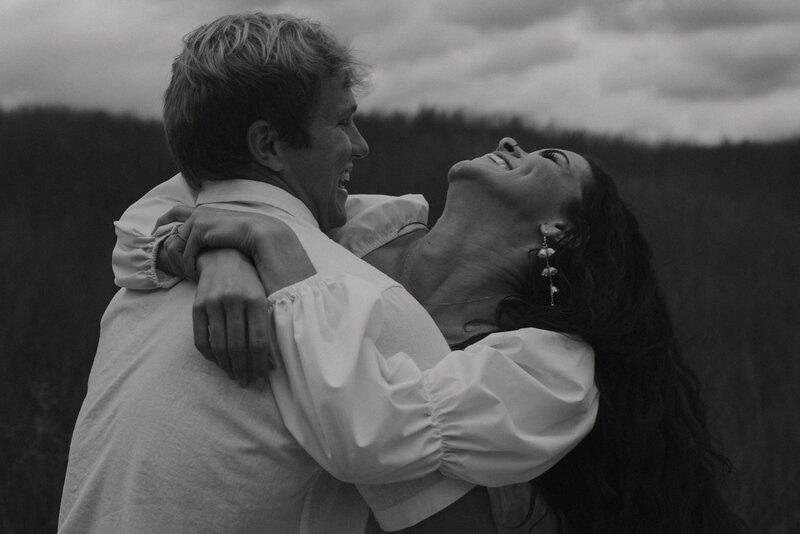 kalamazoo-michigan-wedding-photographerAuthenticRadiance_TrynitieLukeLakeMichiganEngagement-7