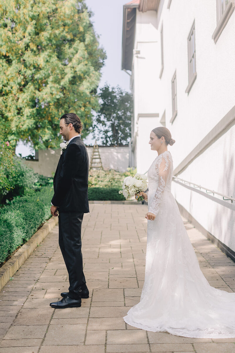 refined-chic-wedding-mount-st-bruno-country-club-montreal-junophoto-071