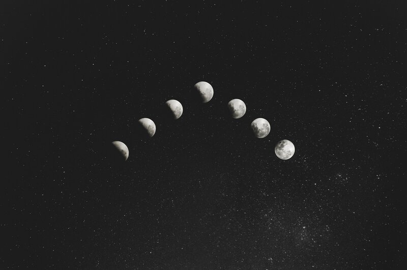 Attracting energy and cleansing the body with moon light