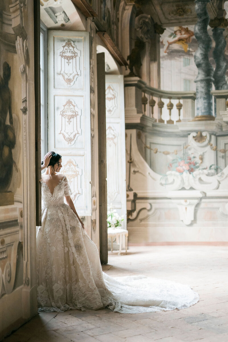 046-Villa-Arconati-Milan-Italy-Cinematic-Romance-Destination-Weddingl-Editorial-Luxury-Fine-Art-Lisa-Vigliotta-Photography