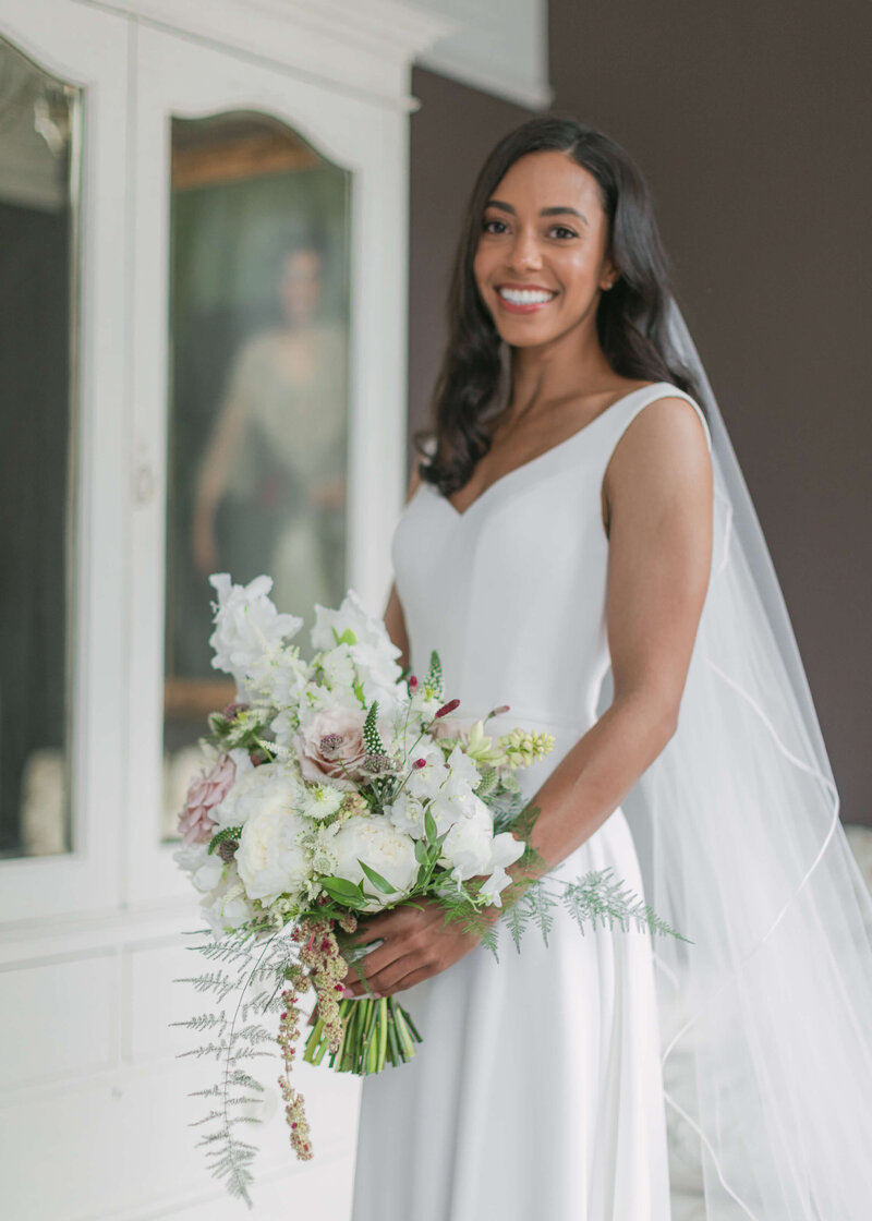 chloe-winstanley-weddings-suzanne-neville-dress-bridal-boquet