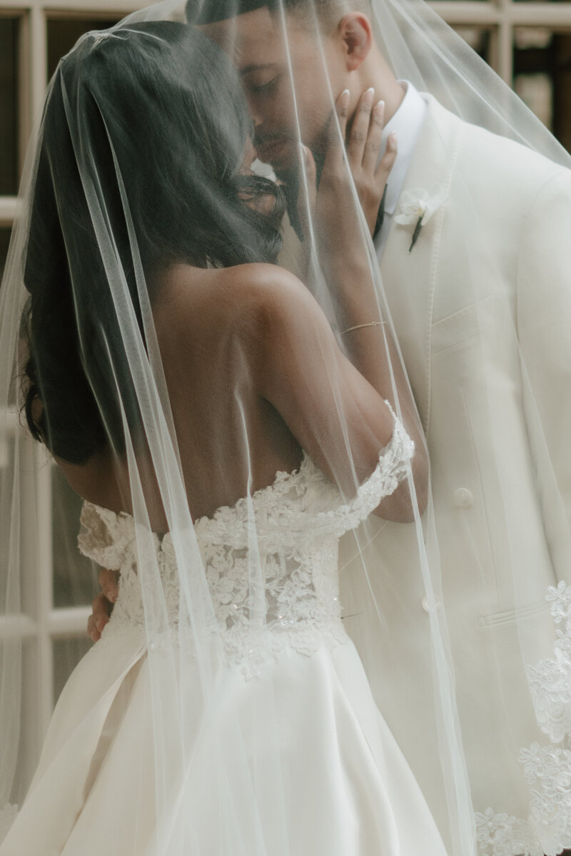 Alecca Synclair Iowa Houston Chicago Wedding photographer. documentary style wedding images on 35mm film.